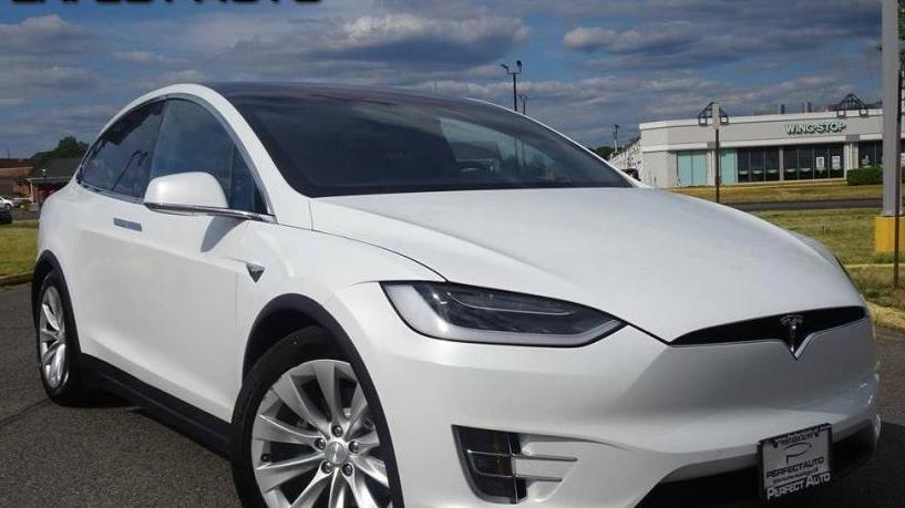 TESLA MODEL X 2018 5YJXCBE20JF112392 image